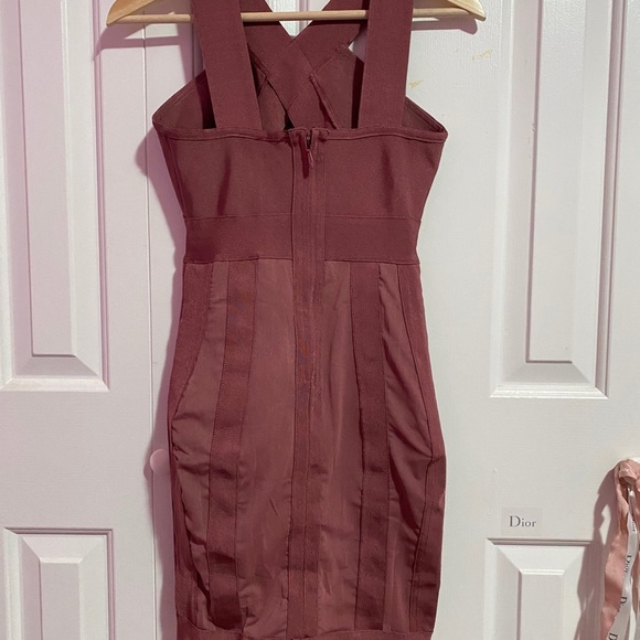 FASHION NOVA The ultimate switch up dress - Picture 5 of 7